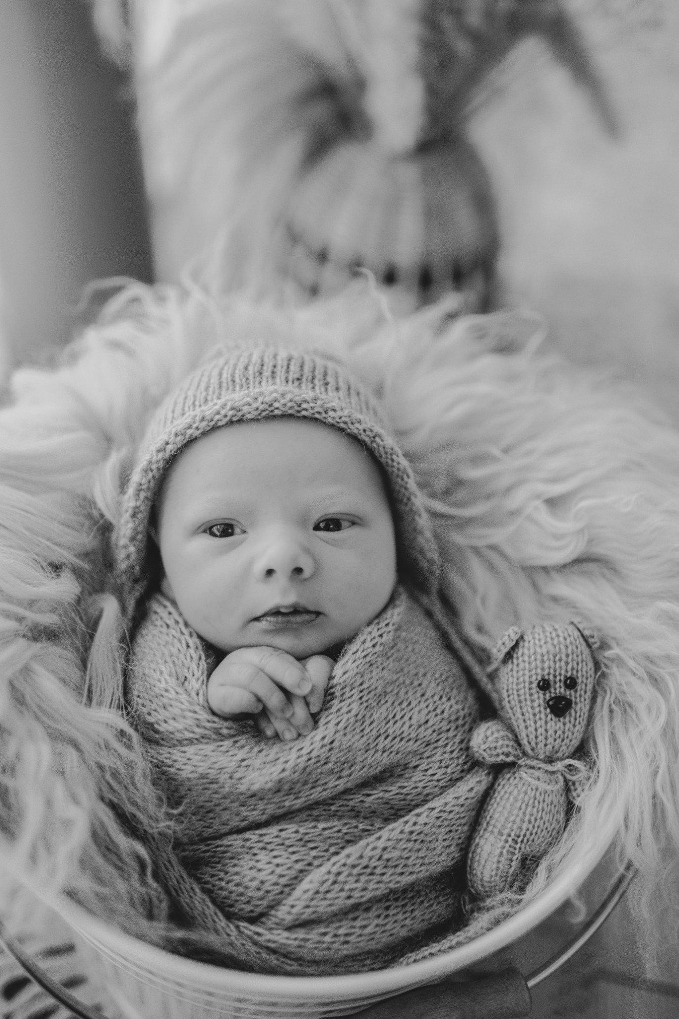 grand rapids newborn photographer baby knit wrap