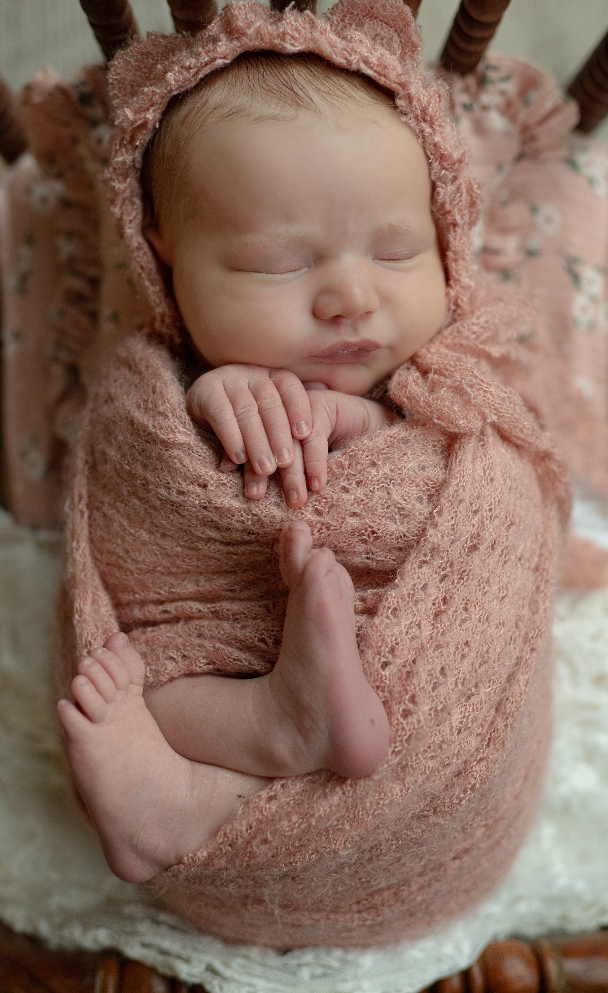 grand rapids newborn photography baby pink wrap knit bonnet